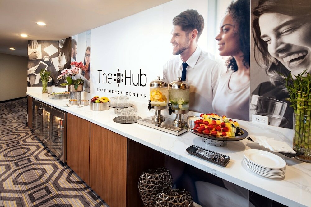 Фото Sheraton Gateway Los Angeles Hotel