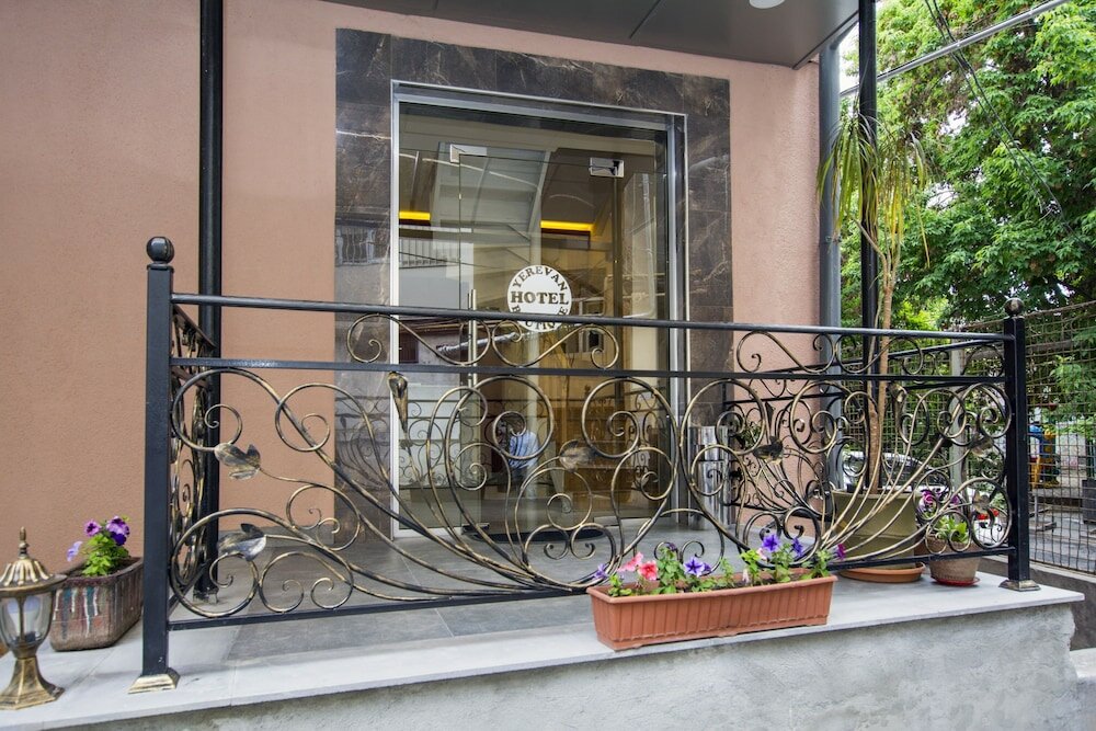 Фото Yerevan Boutique Hotel