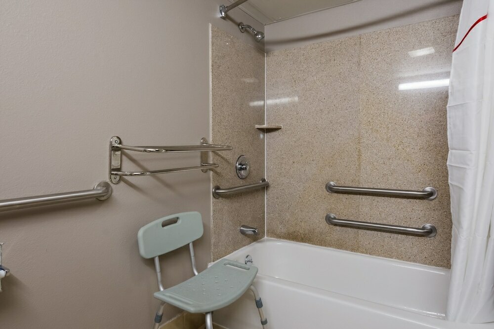 Фото Red Roof Inn Hartford - New Britain