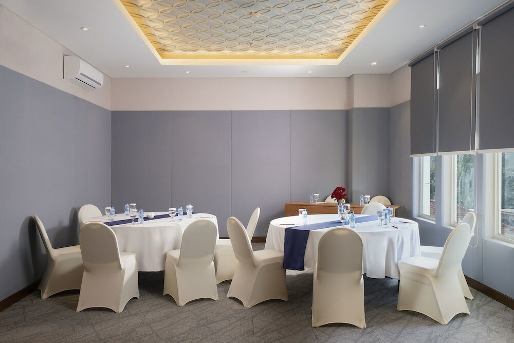 Фото Batiqa Hotel Darmo - Surabaya