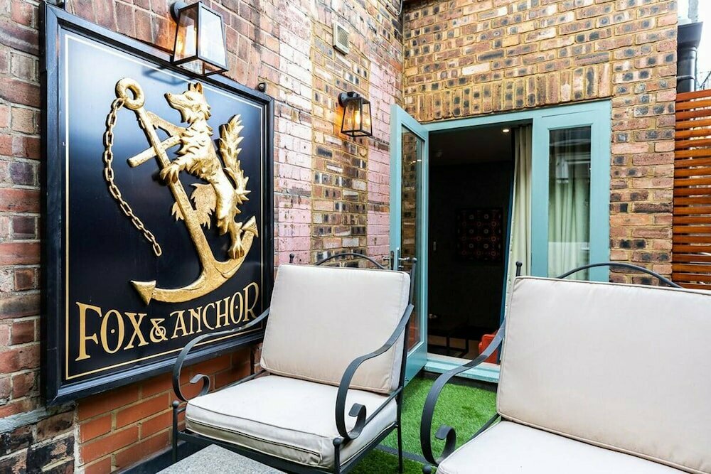 Hotel Fox and Anchor, London, photo