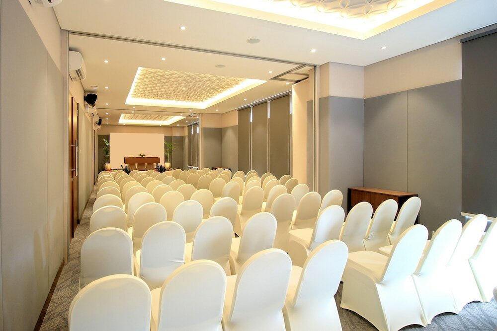 Фото Batiqa Hotel Darmo - Surabaya