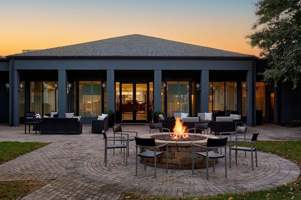 Фото Courtyard Fairfax Fair Oaks