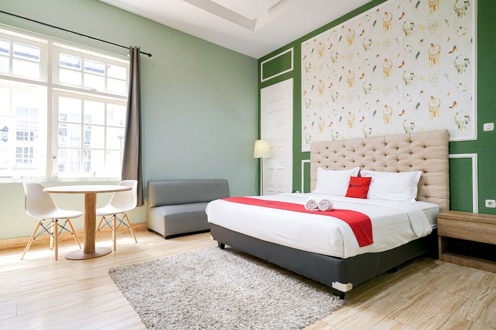 Фото RedDoorz Premium near Rs Pondok Indah