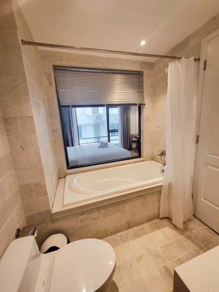 Фото Bizu Royal Hotel