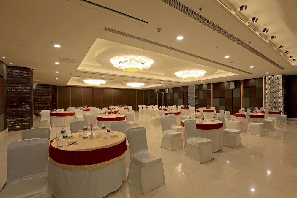 Фото Goutham Grand Hotel