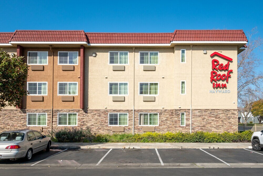 Фото Red Roof Inn Hayward
