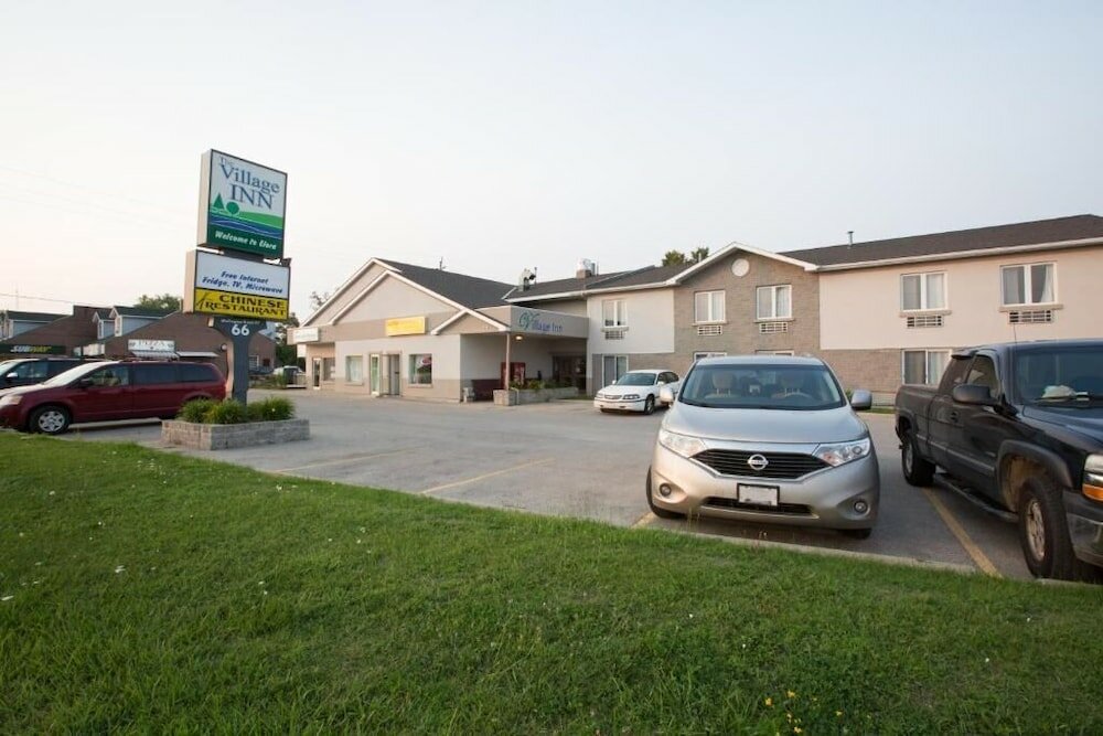 Фото The Village Inn