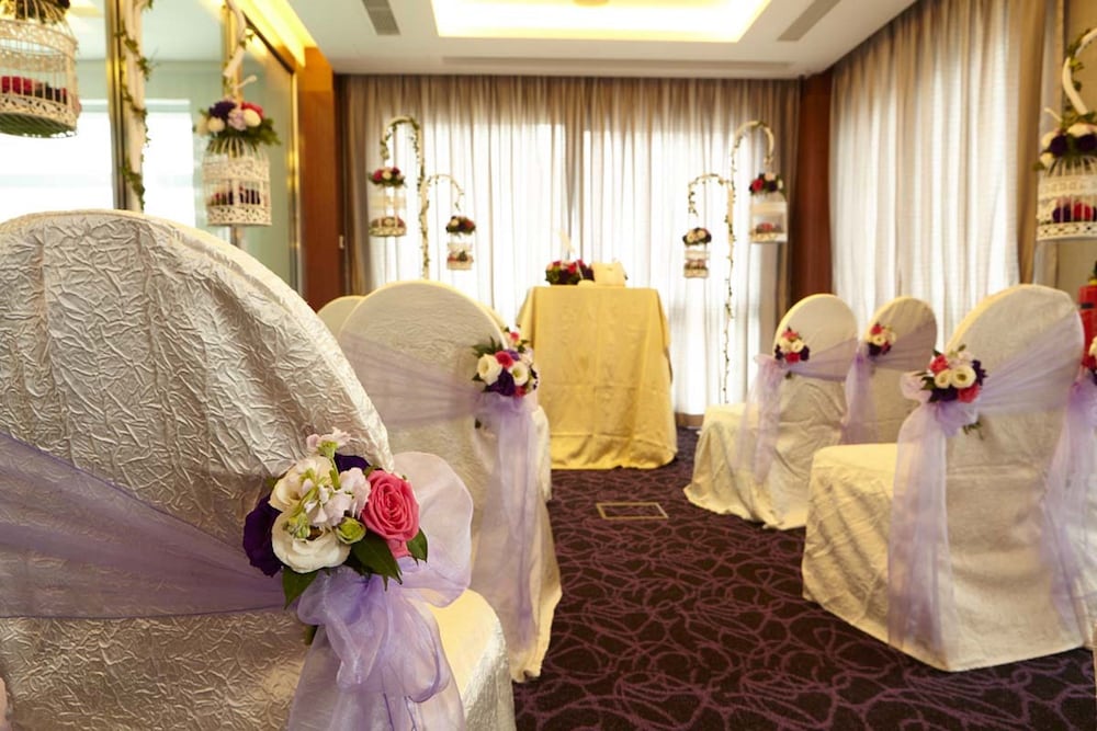 Фото Aqueen Hotel Paya Lebar