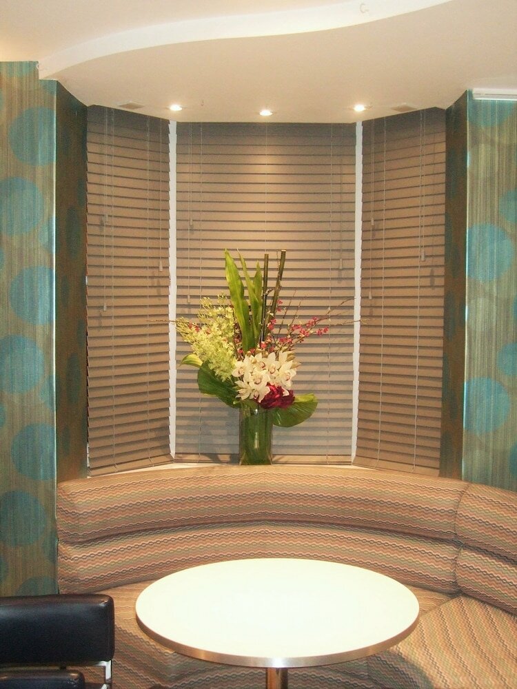 Фото Legends Hotel Brighton