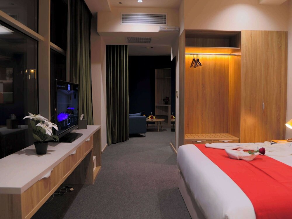 Фото Novotel Suites Riyadh Centre