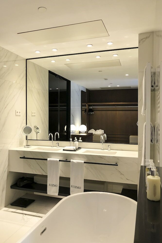 Фото Kozmo Hotel Suites & SPA