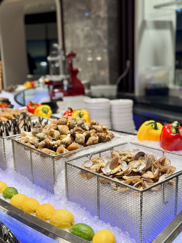 Фото Asia International Hotel Guangzhou