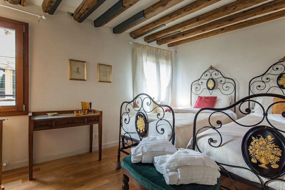 Фото Venezia - Calle Furlani 3277