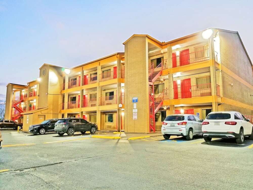 Фото Howard Johnson by Wyndham Houston