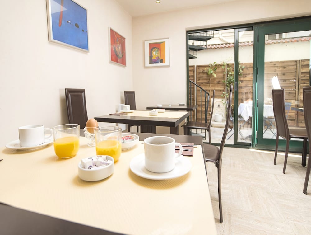 Фото Hôtel Pierre Nicole