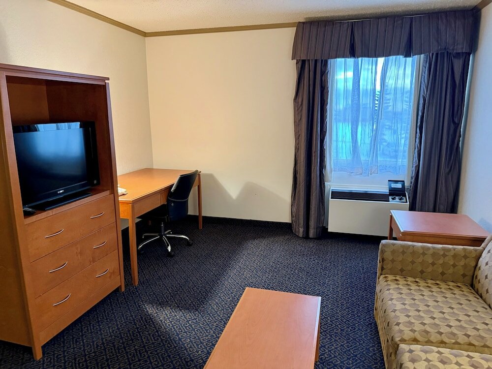 Фото Days Inn by Wyndham Drayton Valley