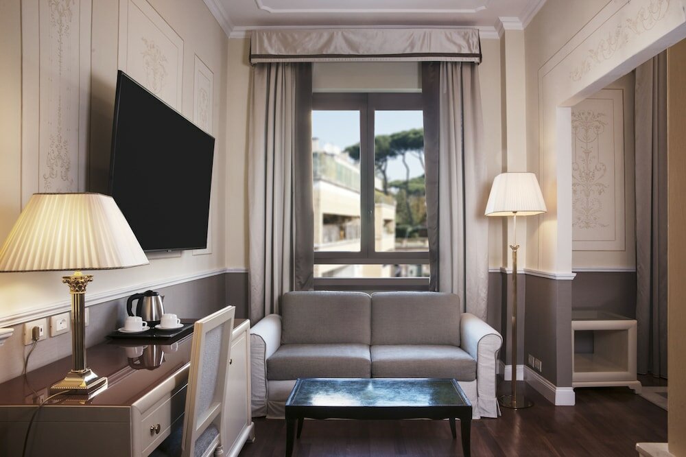 Фото Radisson Blu Ghr Hotel, Rome