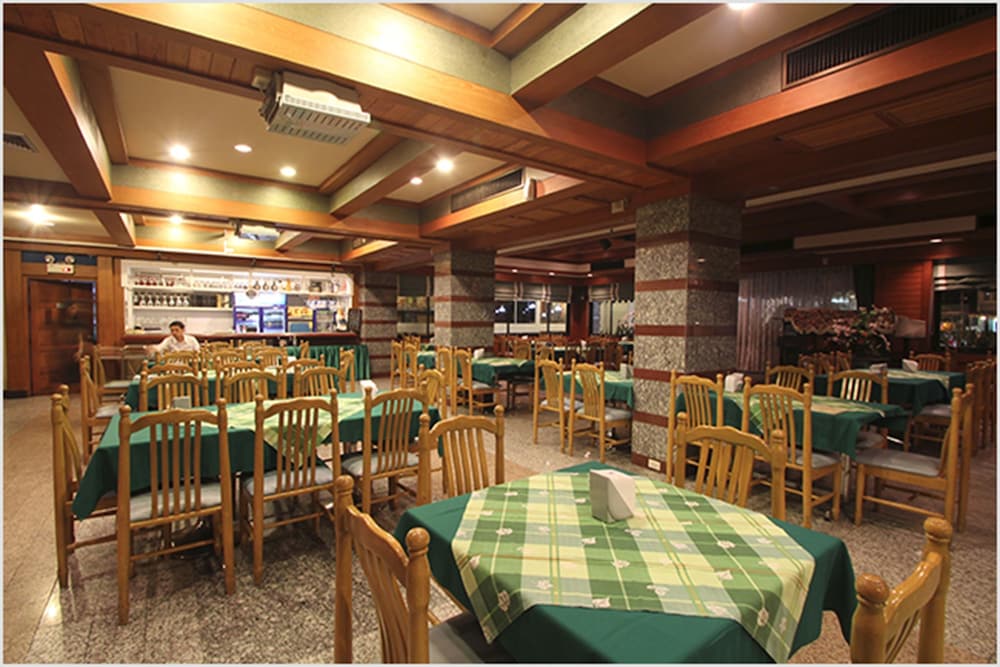 Фото Raya Grand Hotel