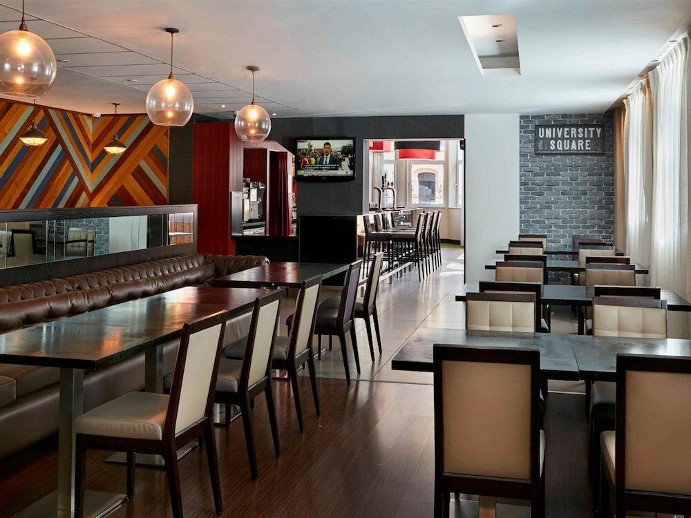 Фото Ibis Belfast Queens Quarter