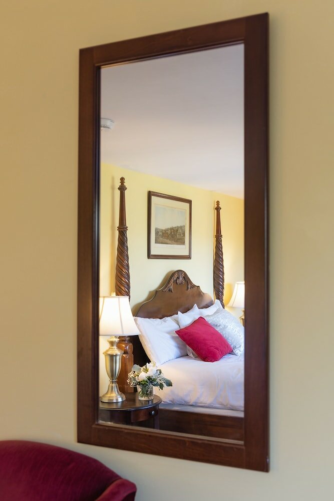 Фото Crabtree's Kittle House Restaurant & Inn