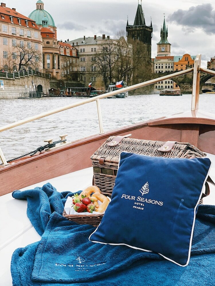 Фото Four Seasons Hotel Prague