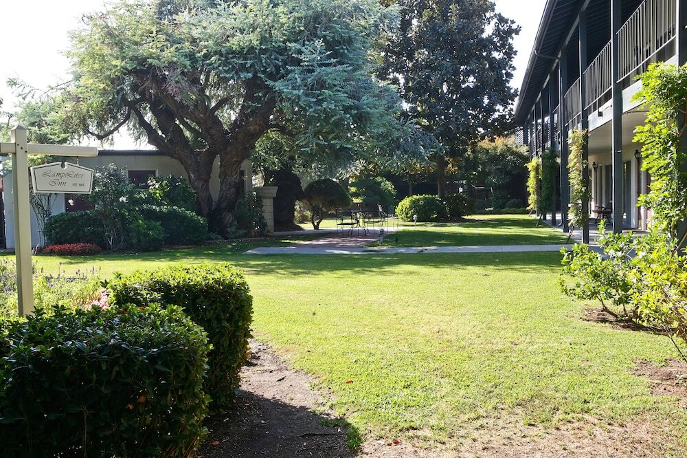 Фото Lamp Liter Inn