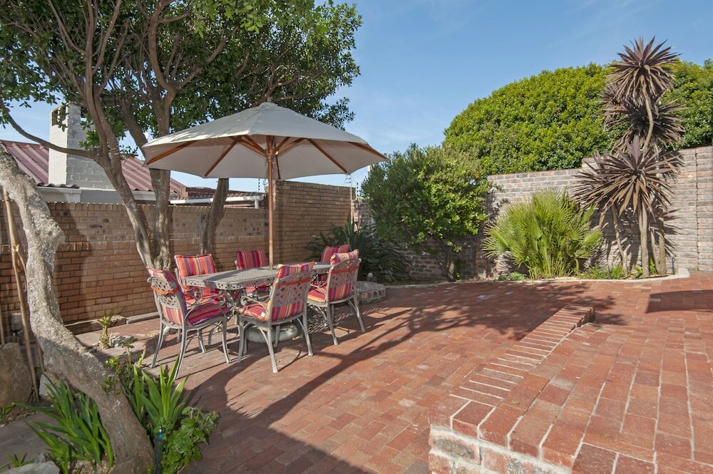 Фото White Shark Guest House