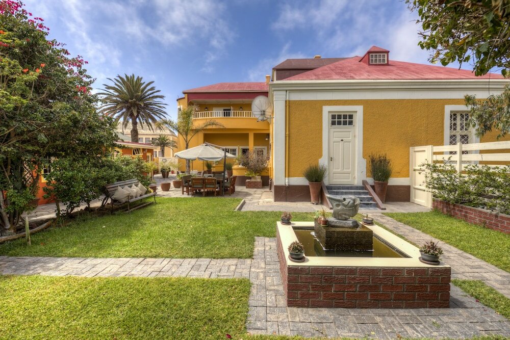 Фото отеля 1