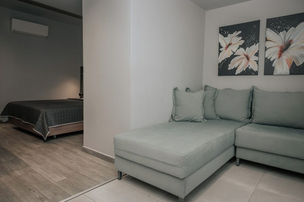 Фото Elizabeth Queen Luxuxy Rooms