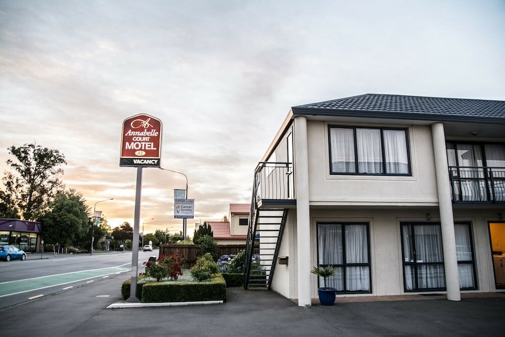 Фото Annabelle Court Motel