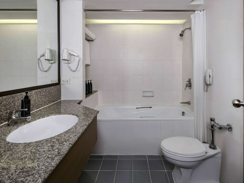 Фото Grand Mercure Bangkok Atrium