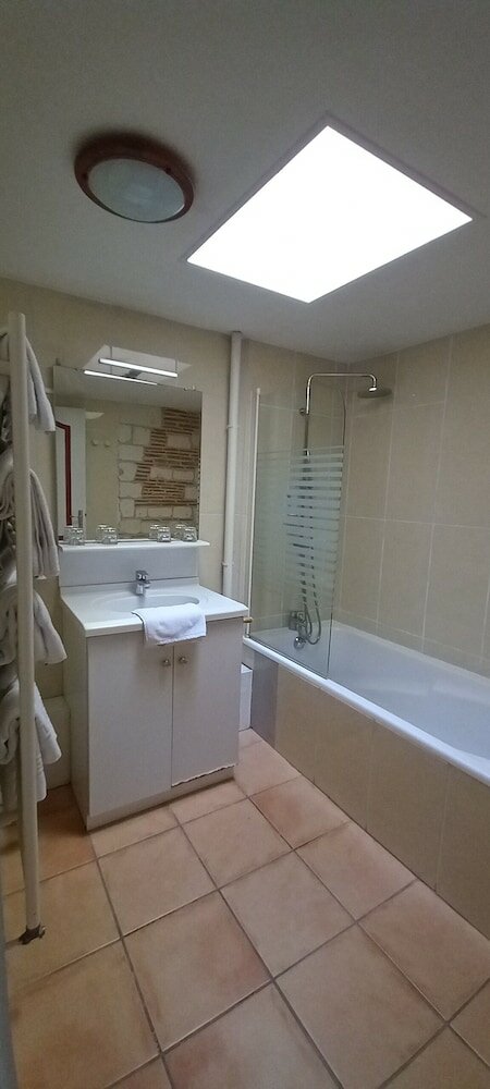 Фото Brit Hôtel Les Comtes de Champagne Centre Historique