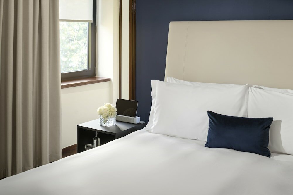 Фото Como The Halkin