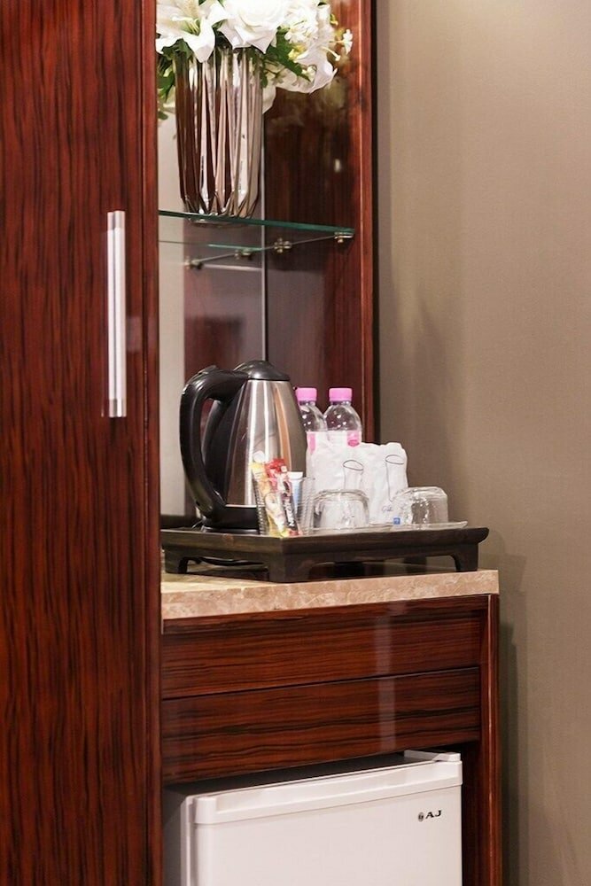 Фото Ratchada Point Hotel