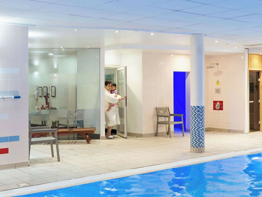 Фото Novotel Milton Keynes