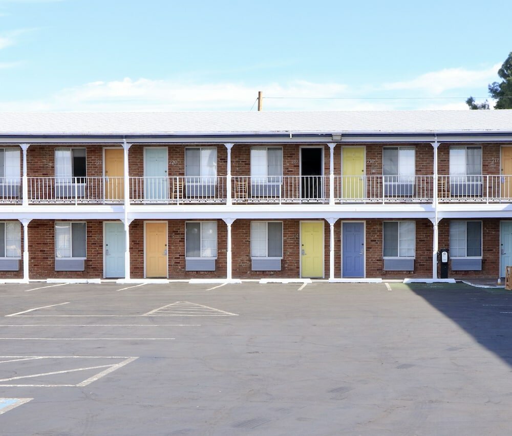 Фото University Inn