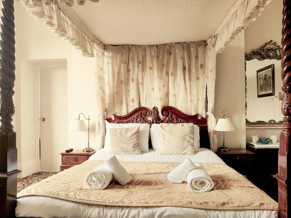 Фото Wentworth House