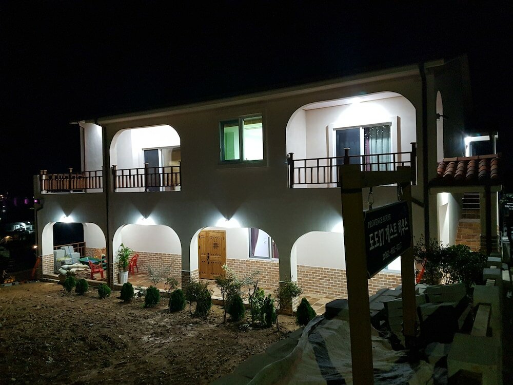 Фото Dodo27 Guest House