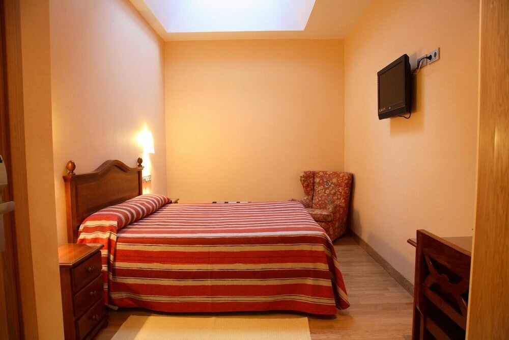 Фото Villa de Ermua Hotel