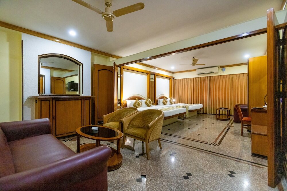 Фото Garden Hotel