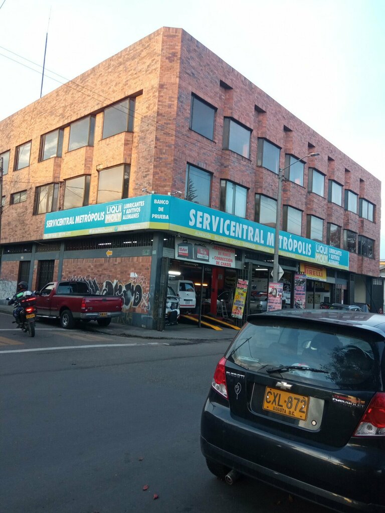 Car service, auto repair Servicentro metropolis, Bogota, photo