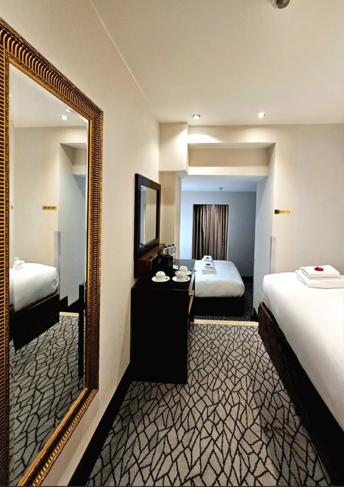 Фото Hyde Park International