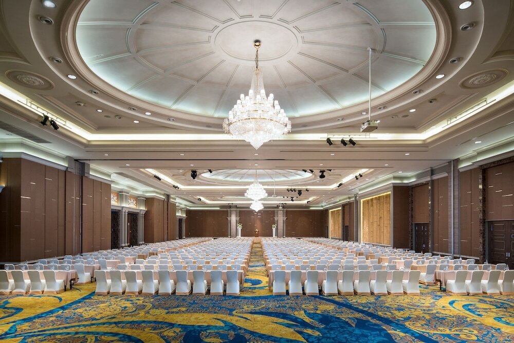 Фото The Berkeley Hotel Pratunam