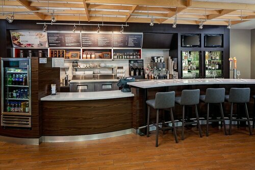 Внешний вид отеля Courtyard by Marriott Fort Lauderdale North/Cypress Creek в Форт-Лодердейле, фото 4