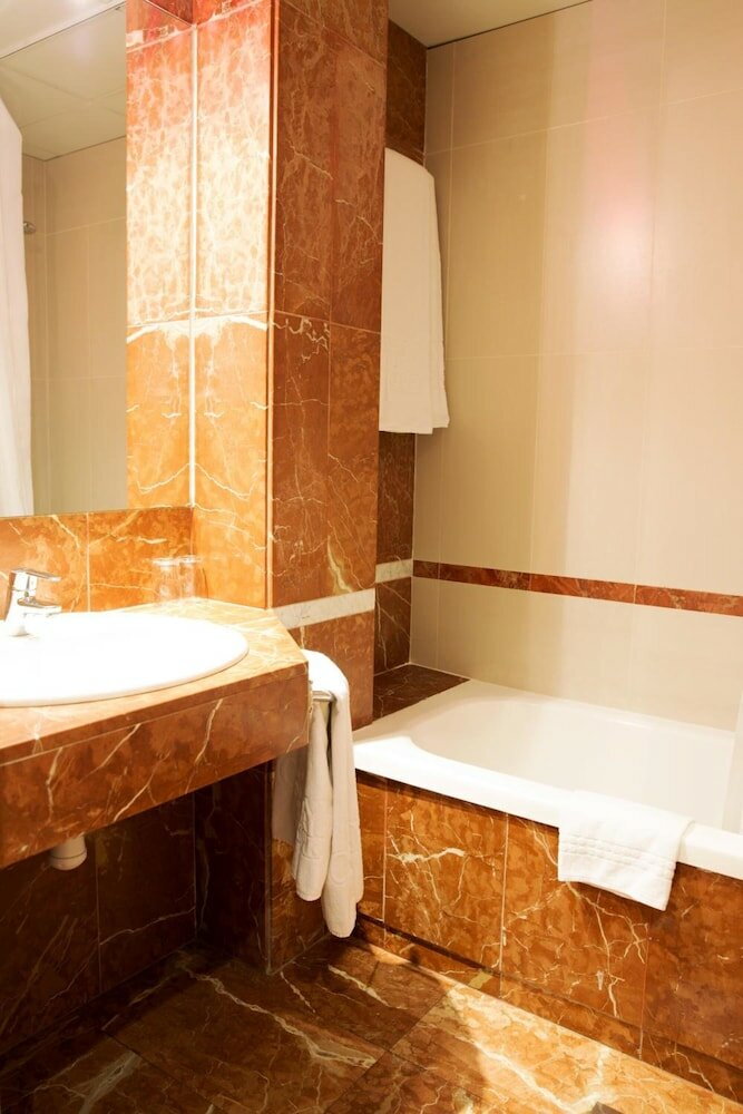 Фото Barcelona Century Hotel