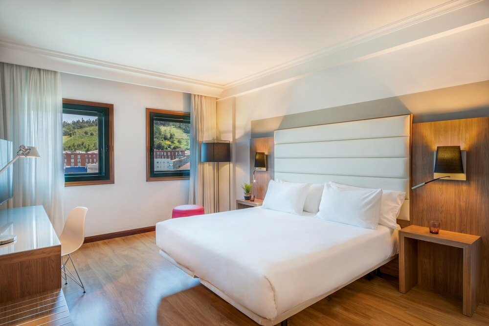 Фото Hotel Santiago Plaza Affiliated by Meliá