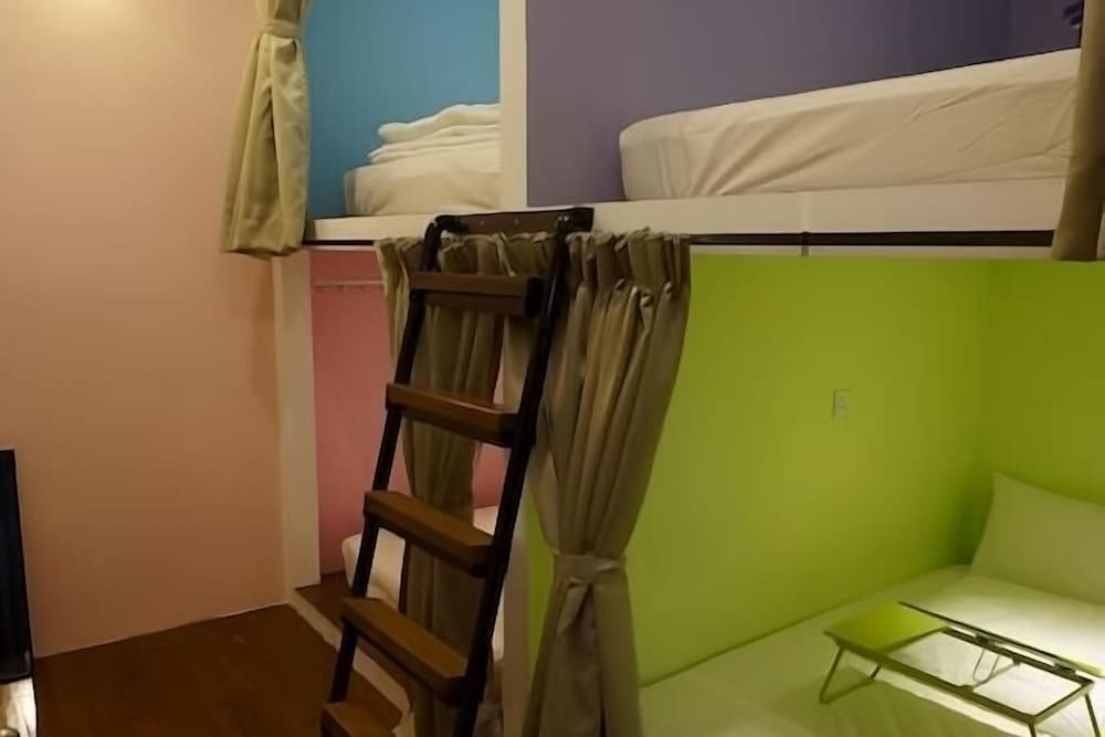 Фото Thirty Three Stewart Houze Guest House