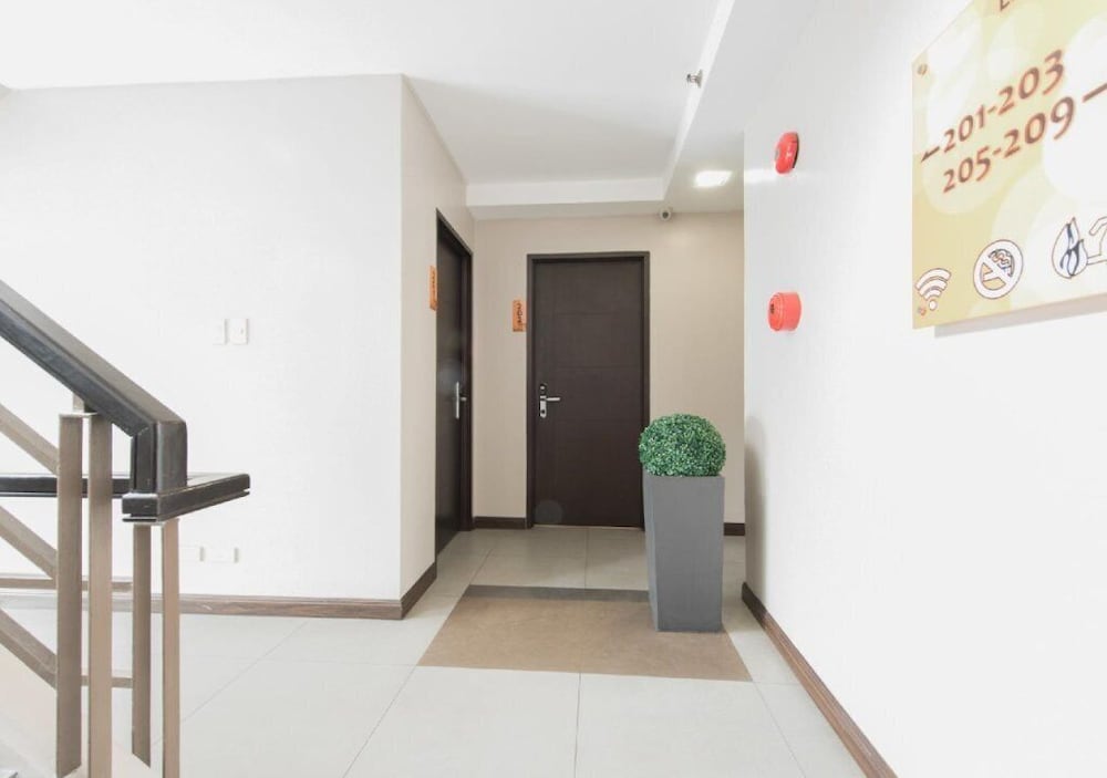 Фото Lorenzzo Suites Hotel