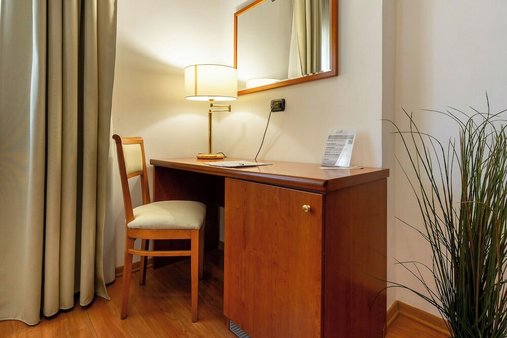 Фото Garden Hotel